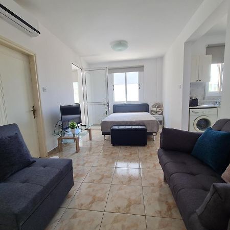Laertis 2 Complex, Studio Apartment 106 - By Imh Travel & Tours Pafos Exterior foto