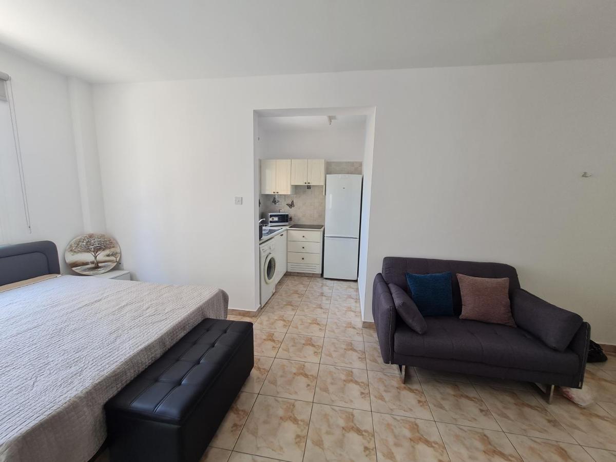 Laertis 2 Complex, Studio Apartment 106 - By Imh Travel & Tours Pafos Exterior foto